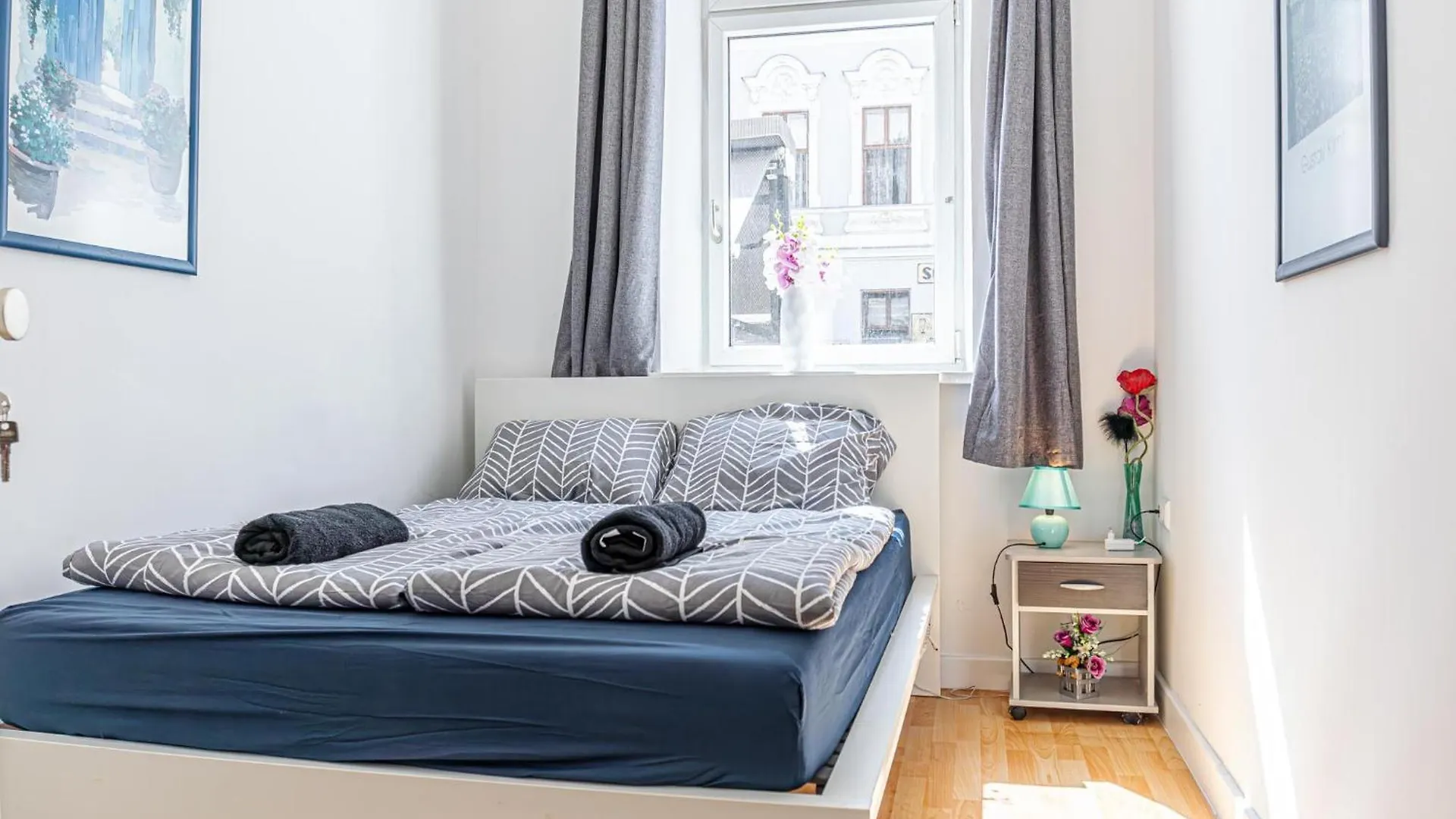 Nice 4Br Apt For Up To 8P, 6-Min To Lugner City Vienna 0*,  Austria
