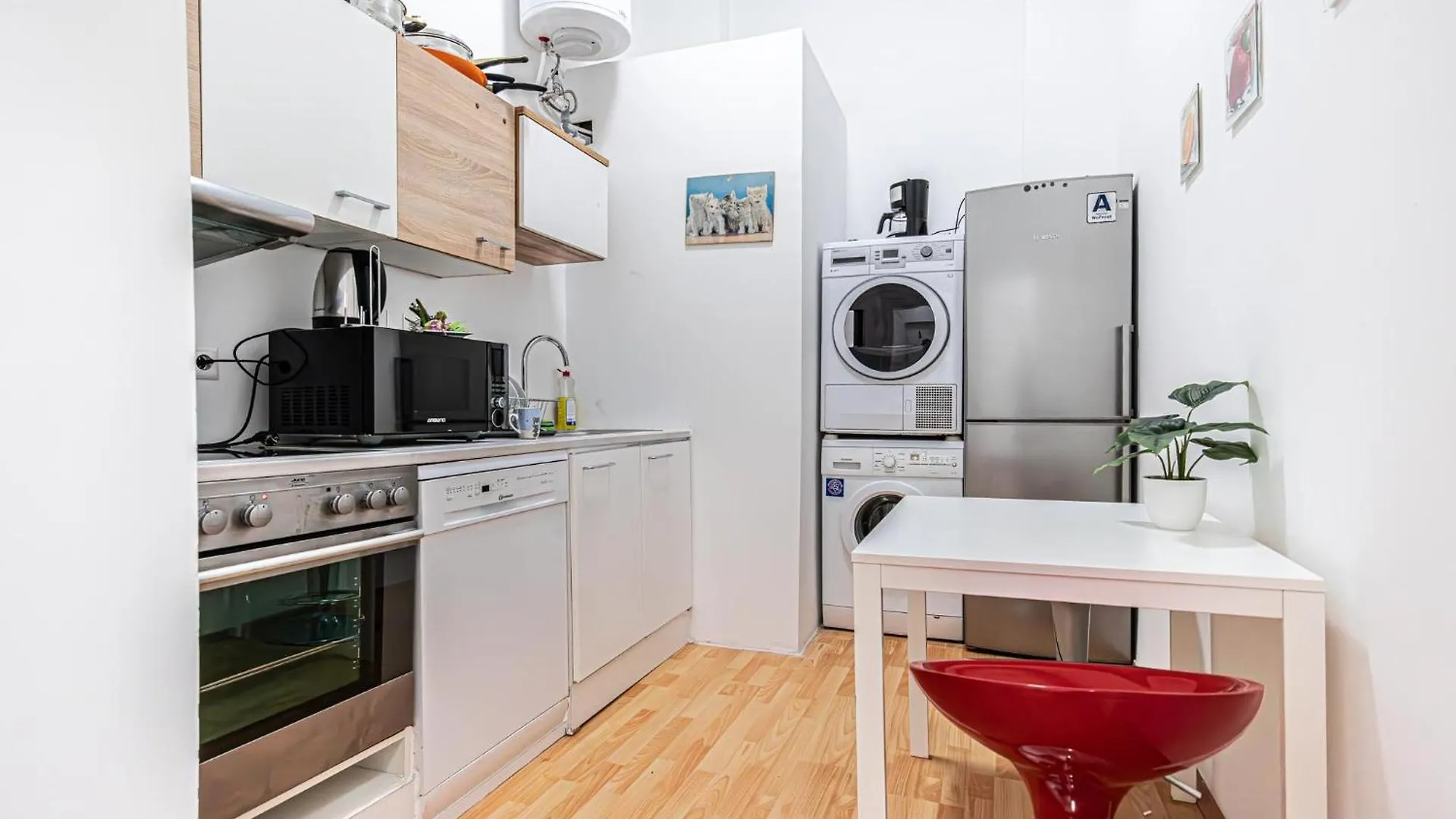 Apartment Nice 4Br Apt For Up To 8P, 6-Min To Lugner City Vienna