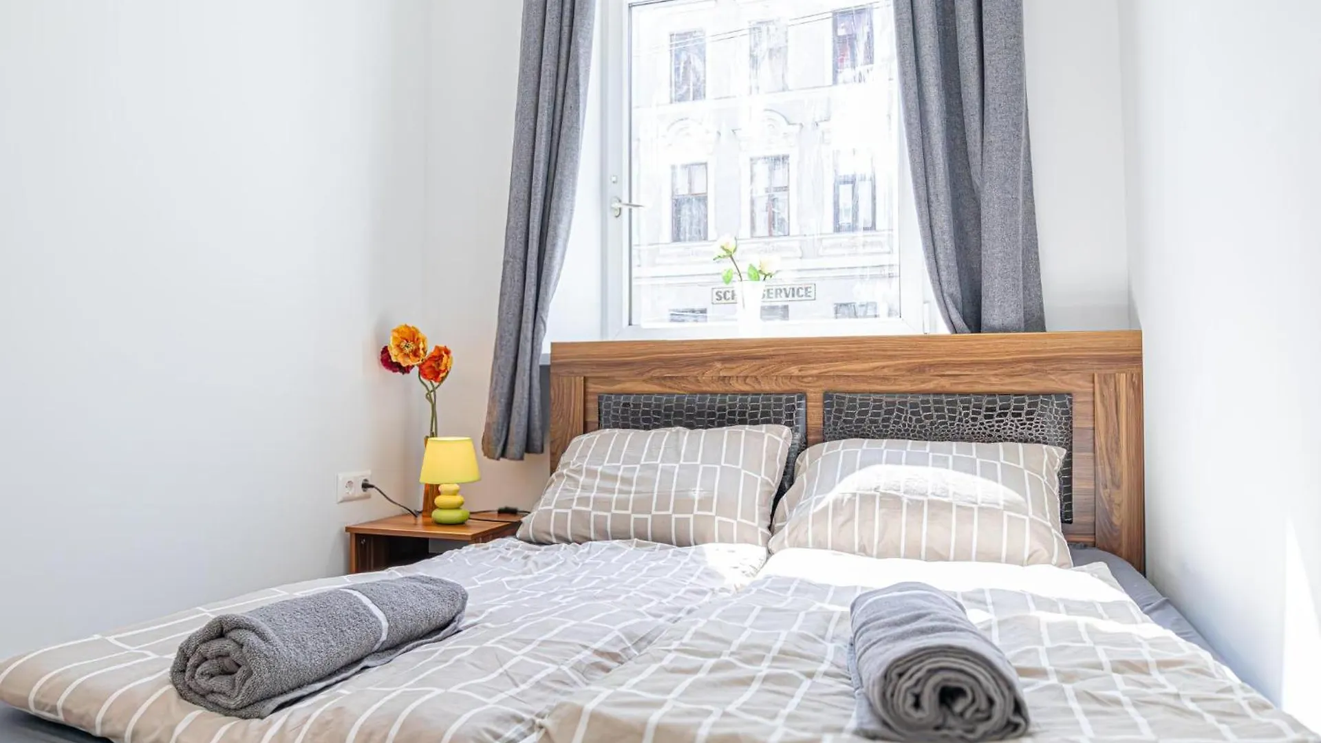 Nice 4Br Apt For Up To 8P, 6-Min To Lugner City Vienna 0*,  Austria