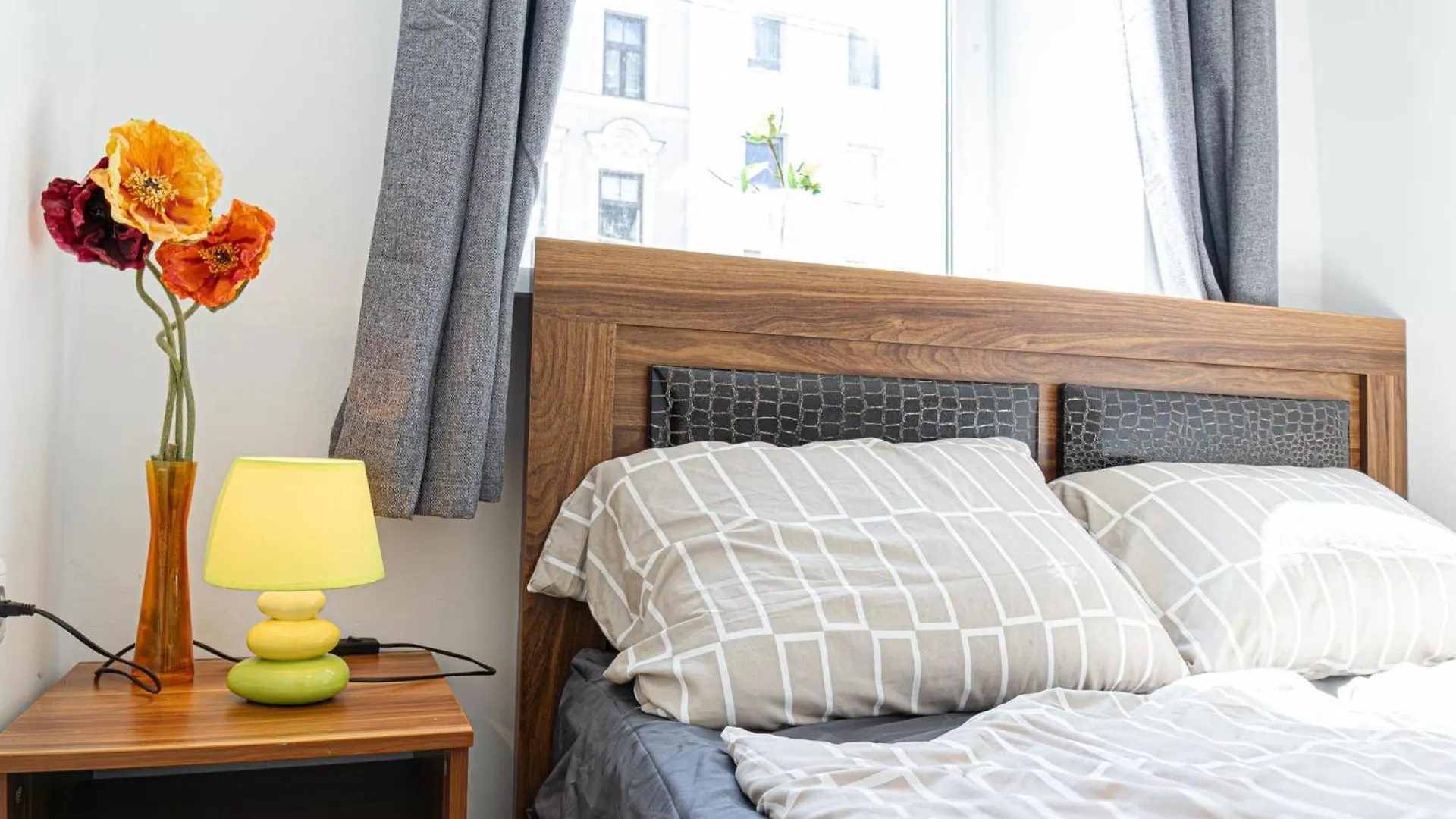 Nice 4Br Apt For Up To 8P, 6-Min To Lugner City Vienna